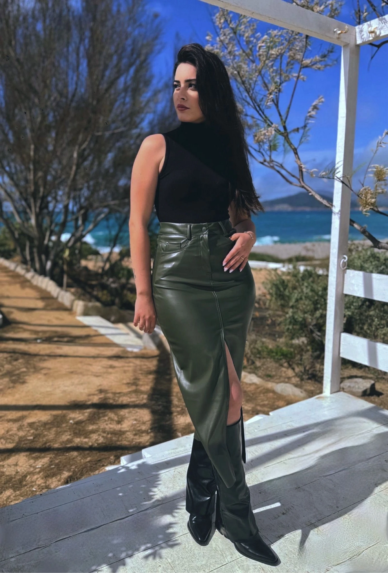 Faux leather skirt in khaki color – photo 10